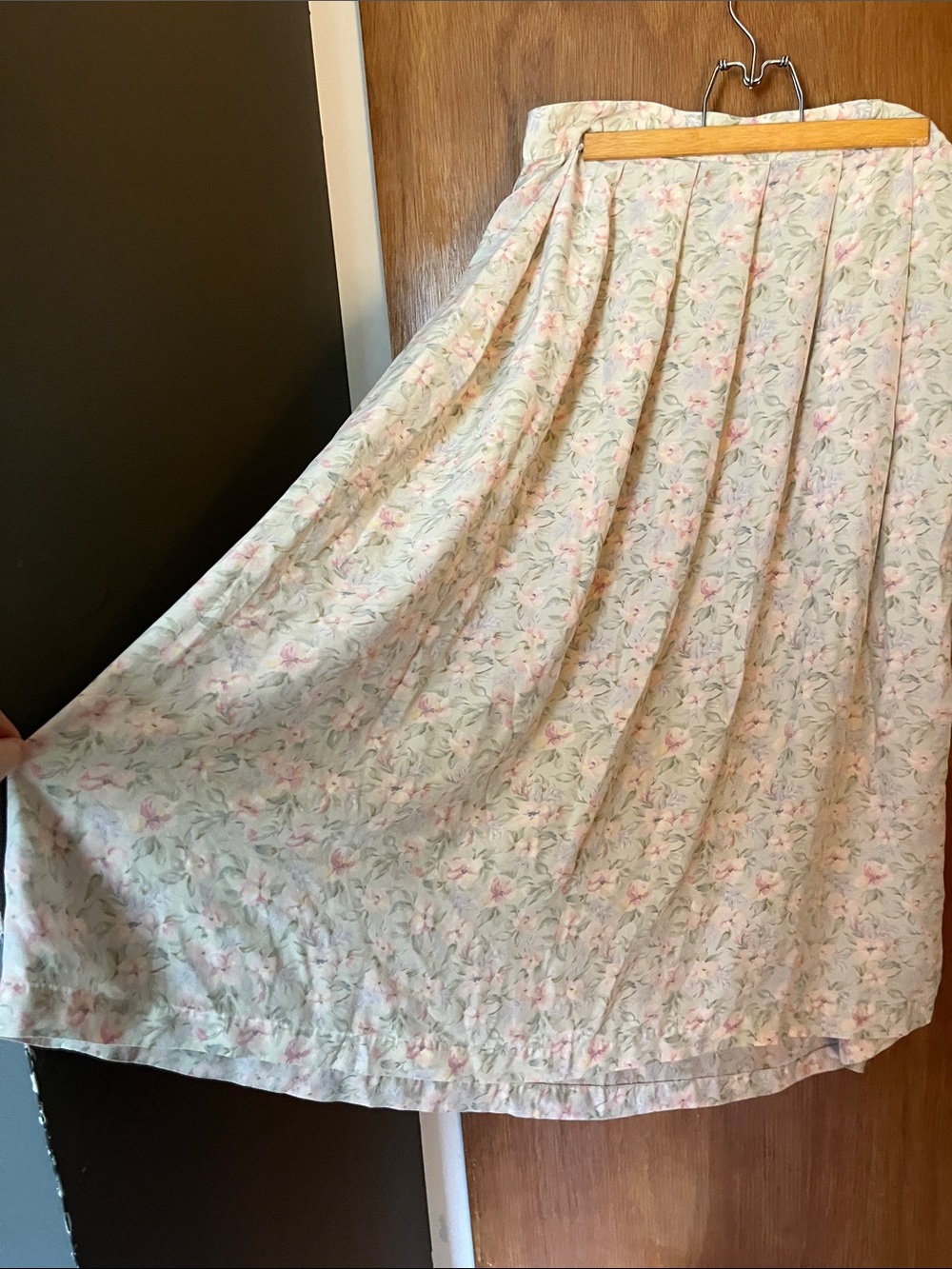 100% Silk Liz Claiborne Pastel Floral Pleated Midi Skirt - Picture 4 of 5